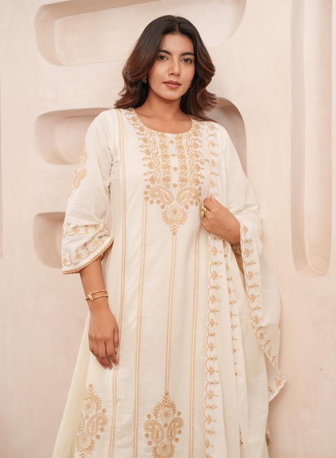 دي دبليو طقم كورتا قطن مطرزة بالأزهار مع بنطال ودوباتا للنساء - Image 2